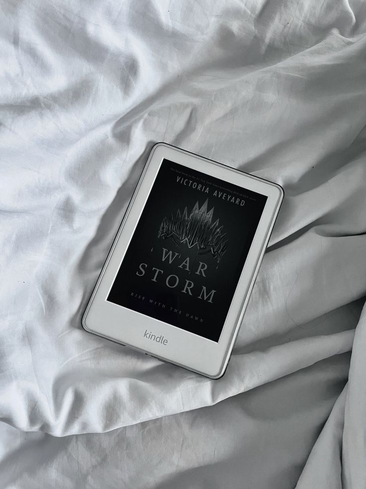 10th generation basic kindle 4gb - White and black